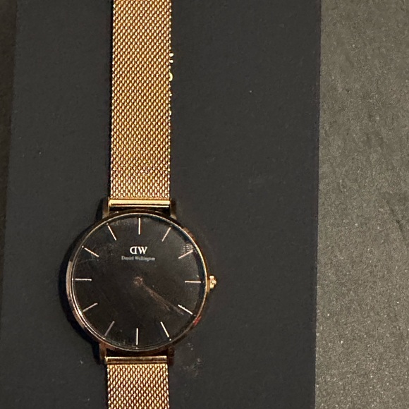 🕒Daniel🕝  Wellington Watch and Cuff - Picture 11 of 12